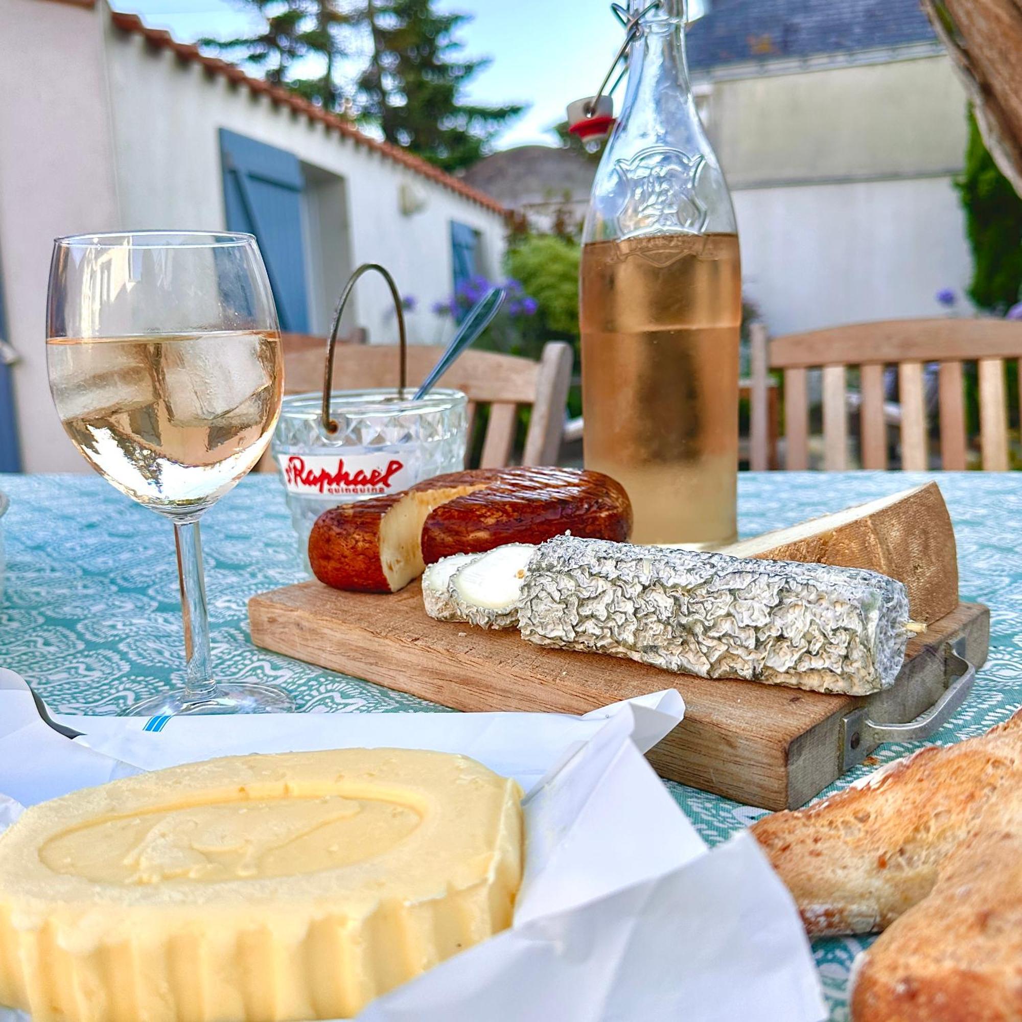 Villa "Mignon" Avec Studio Independant, Tout A Pied, Plage A 4 Mn, 6 Pers, 2 Sde Saint-Jean-de-Monts Bagian luar foto